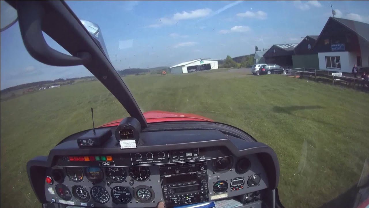 Motorflug: Landung in B&uuml;ren mit der DR400