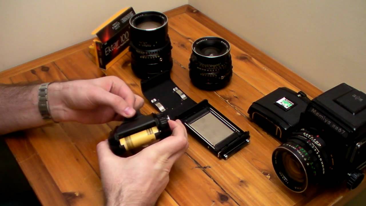 Mamiya RB67 Pro film loading