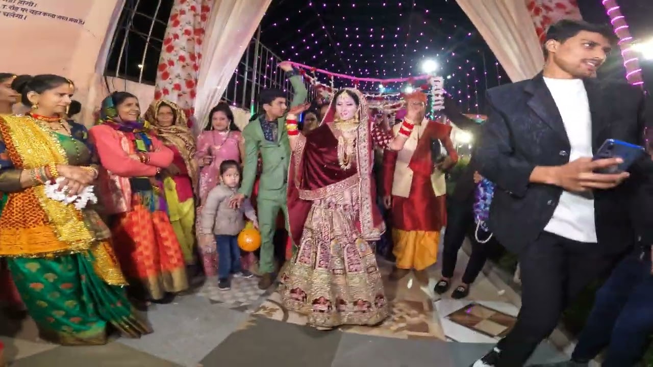 Beautiful Bride Entry Dance || Dulhan Shadi Dance|| Pahadi Wedding|| Simple & Best indian || 2023