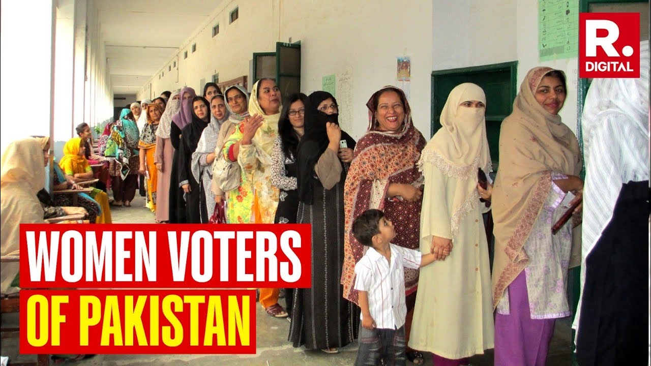 Pakistani Women Turn Up In Huge Numbers To Cast Their Votes | Pakistan Elections