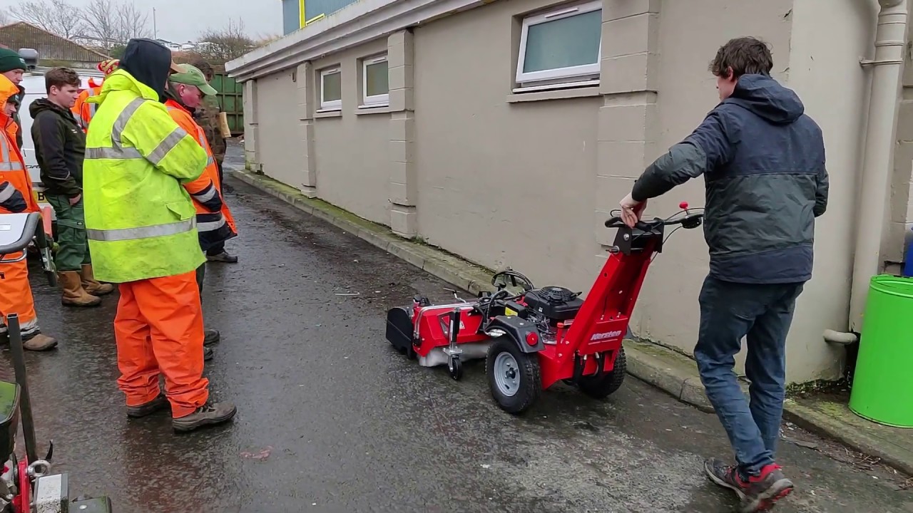 Kersten K820 and Sweeper cleaning tarmac surface