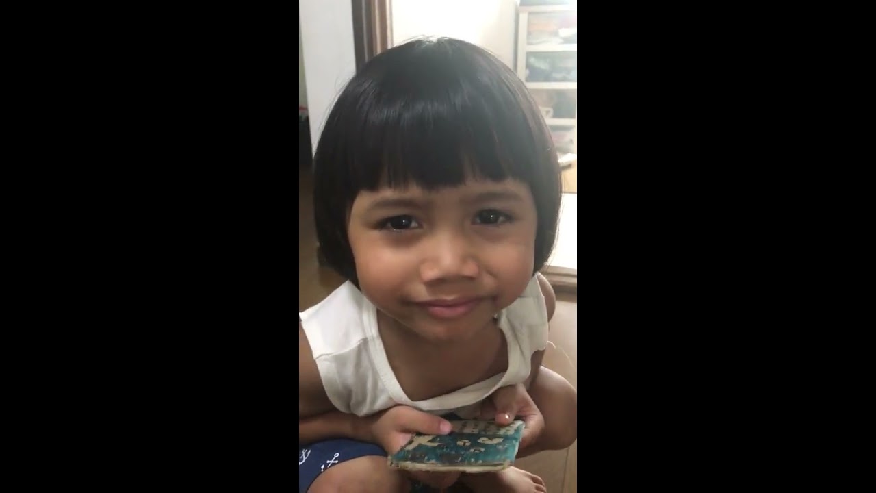 2 years old grunt to pooping.