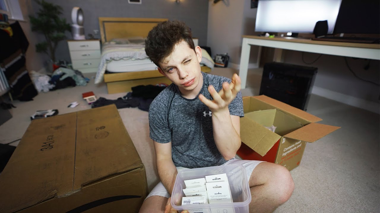 I'm moving out of my bedroom... MOVING HOUSE!