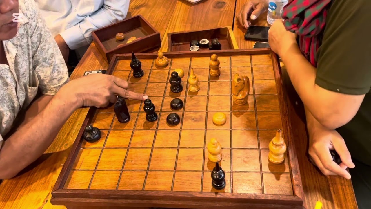 ក្ដាសងសឹកគូមហាឌឹ អេមខ្លាំងណាស់ រវាង បងហាន ស្វាដែក (ខ្មៅ) ប៉ះជាមួយ បងទី កំពូលឌឺ (ស)    ​​​    !