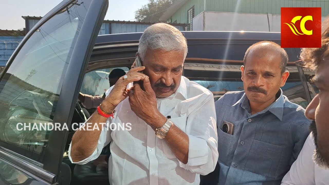 Бывший министр и член законодательного собрания Педдиредди Рамачандра Редди присутствовал на свад...