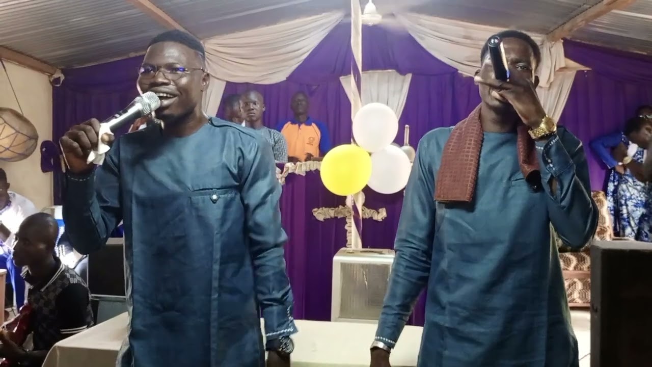 Prestation : Tik n tonge
