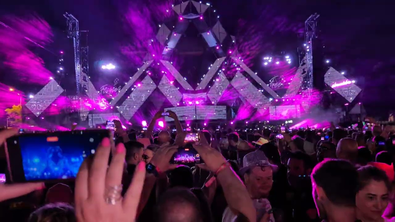 LOVE the 90s 2024 Madrid. End show Flying Free + Get It Up!