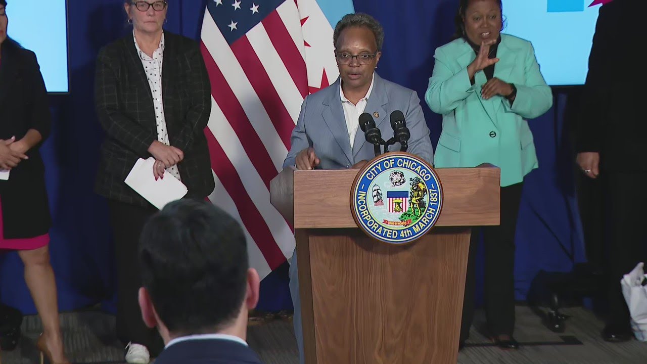Mayor Lightfoot, Newsmax reporter clash over Chicago crime: 'you've lost control of the city'