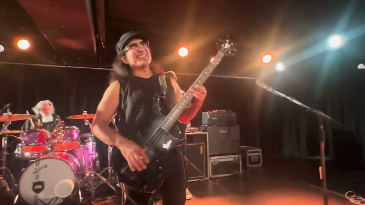 Walter Trout,  going down