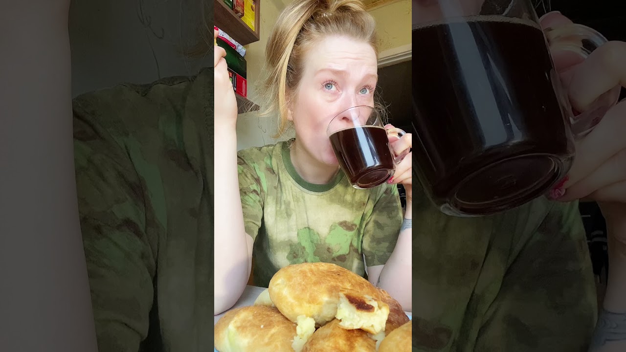 Мукбанг: пирожки с картошкой и кофе. Доброе утро! Хорошего дня