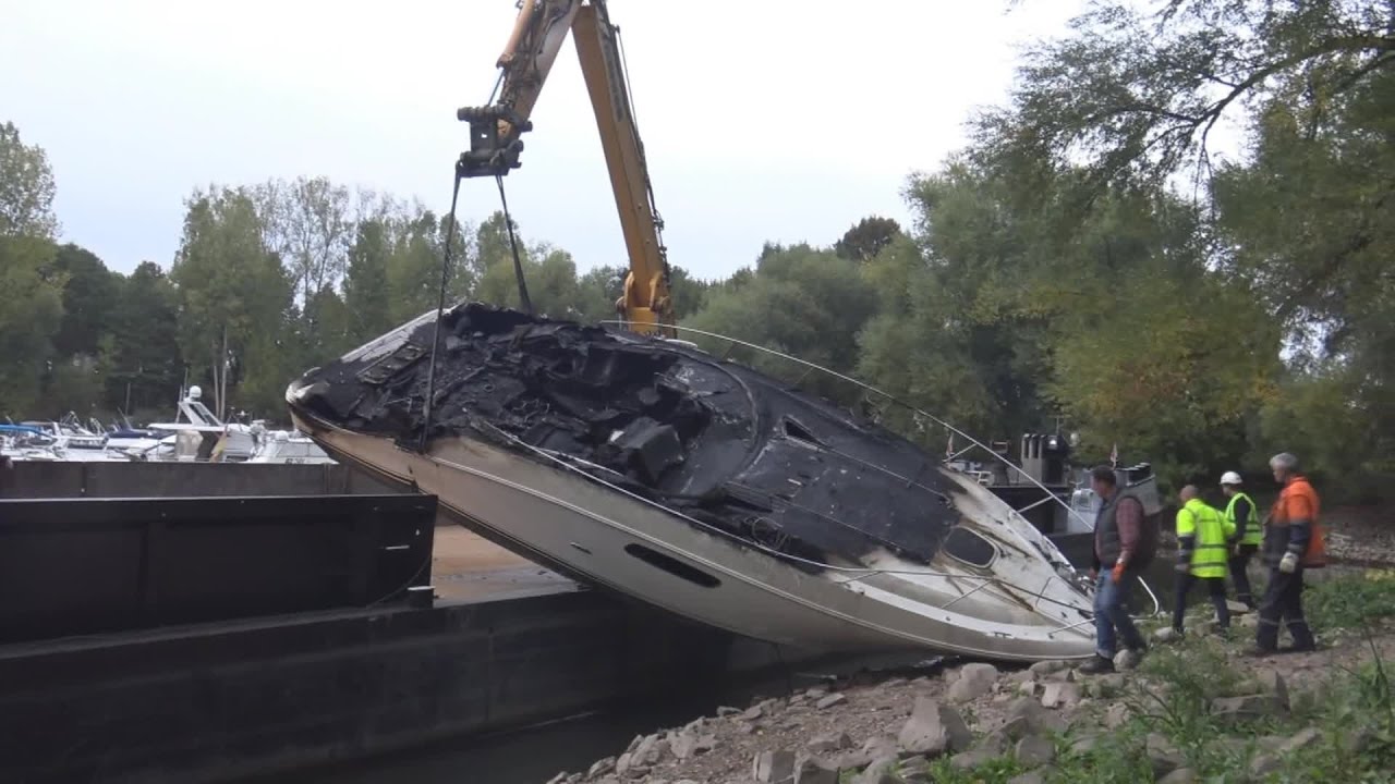 Exclusiv-Video: Brandstifter - Aufräumarbeiten in Niederkassel-Mondorf am 14.10.16 + O-Ton