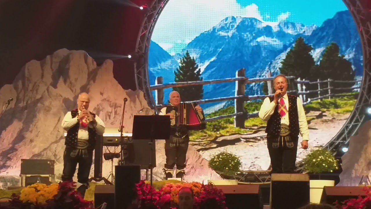 Kastelruther Spatzen „Tirolmedly“ (Live beim Spatzenfest 2018 in Kastelruth)