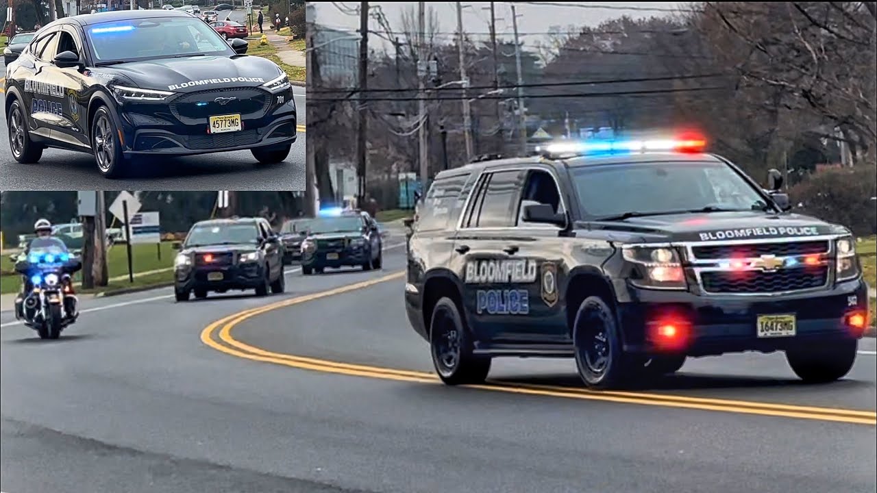 Bloomfield Police Department Escorts Bloomfield Cruisers Santa Classic Cars Parade