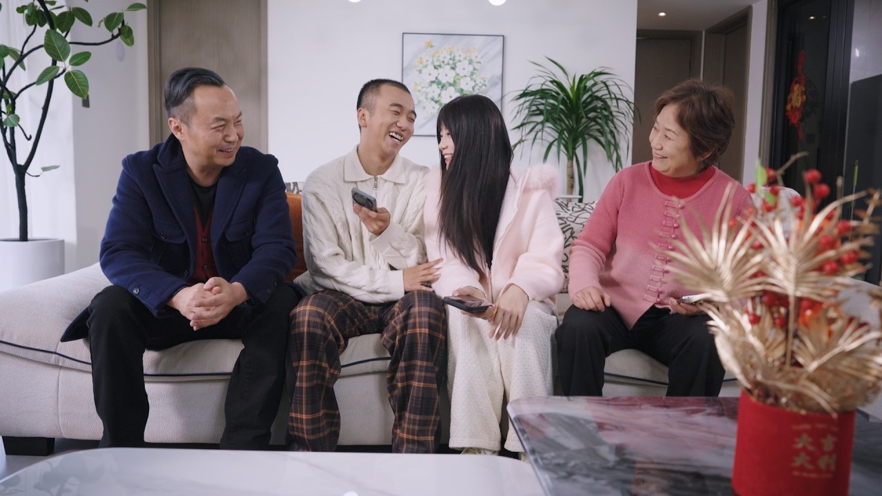 陈翔六点半：家有一老如有一宝An old person at home is like a treasure.