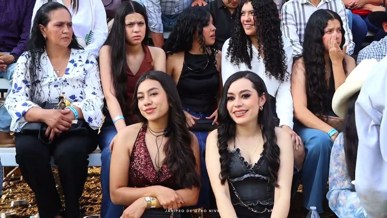 BAILE EN COALCOMÁN, MICHOACAN CON ALEMI BUSTOS EN EL TERRENAZO DEL RIO