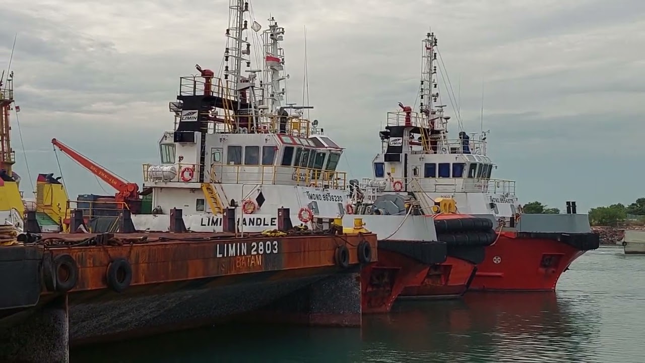 Batam kota industri  gaesss..