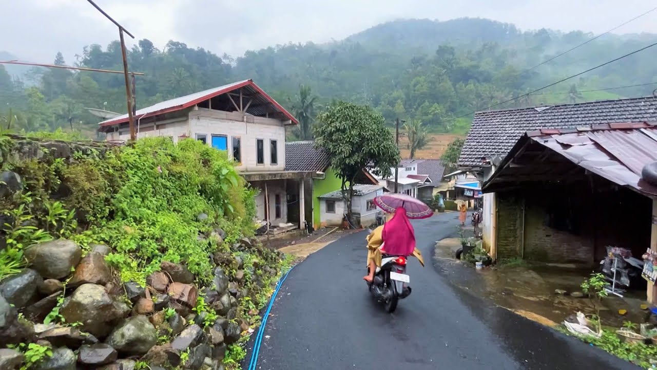 Lluvia en un hermoso pueblo en Indonesia||lluvia durmiente||indocultura
