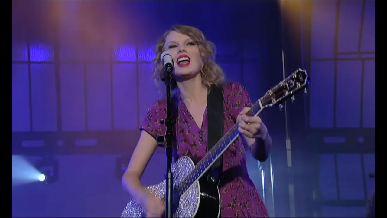 Taylor Swift - Mine (Live on Letterman)