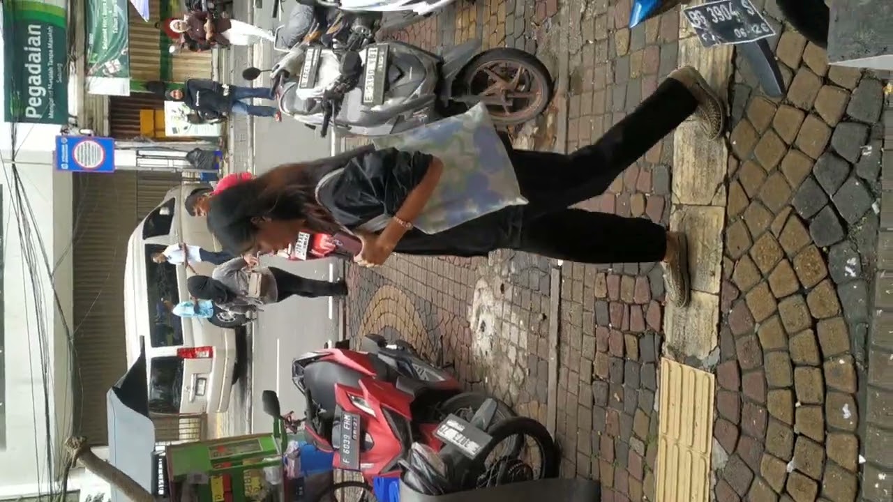 Urusan perut tdk bisa ditunda.. Jumat 30 jam 2026 #beranda #baksorusuk #kuliner #sarinah #jakarta 