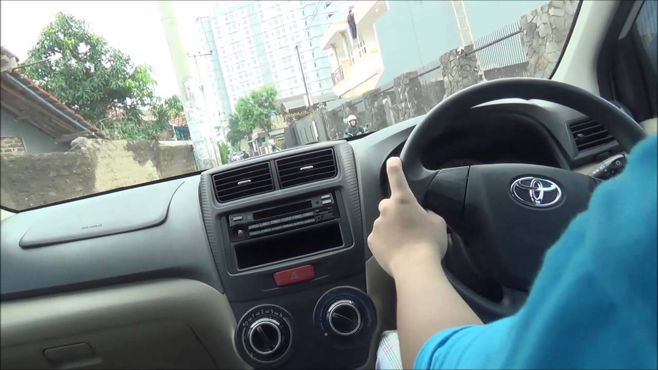 2014 Toyota Avanza 1.3 E. Test Drive