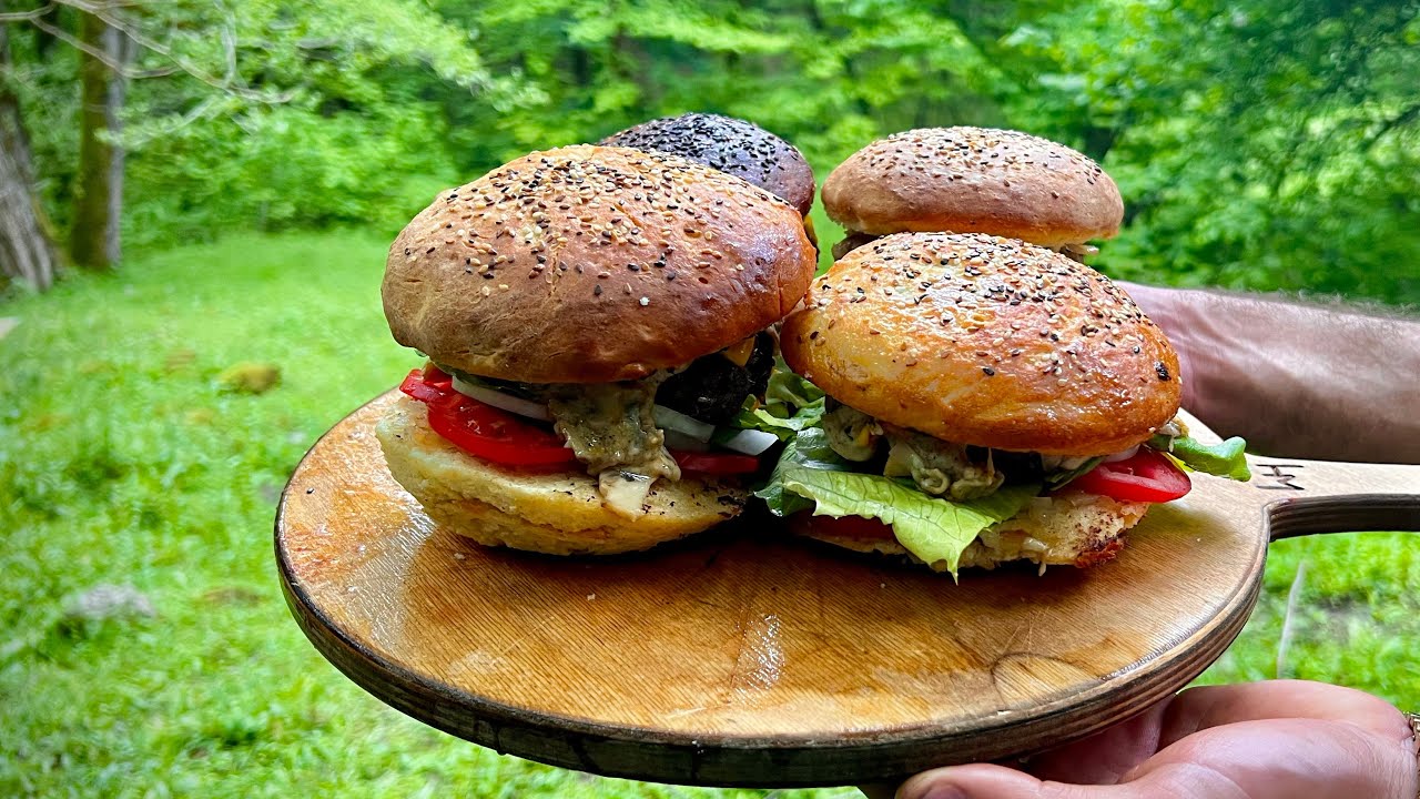 Wilderness Burger Challenge – Baking Buns Without an Oven! 🍔🌲