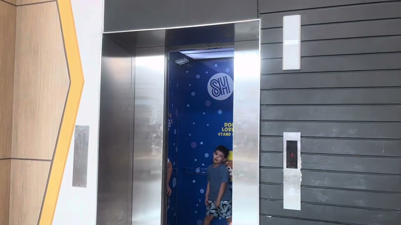 (Remade) Hyundai Elevator At SM Santa Rosa City, Philippines