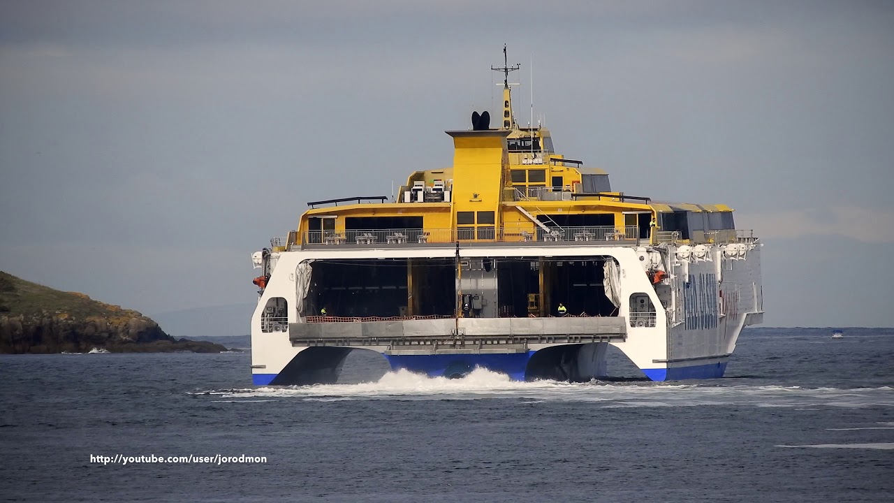 Fast Ferry BENCHIJIGUA EXPRESS leaving Ferrol [4K]