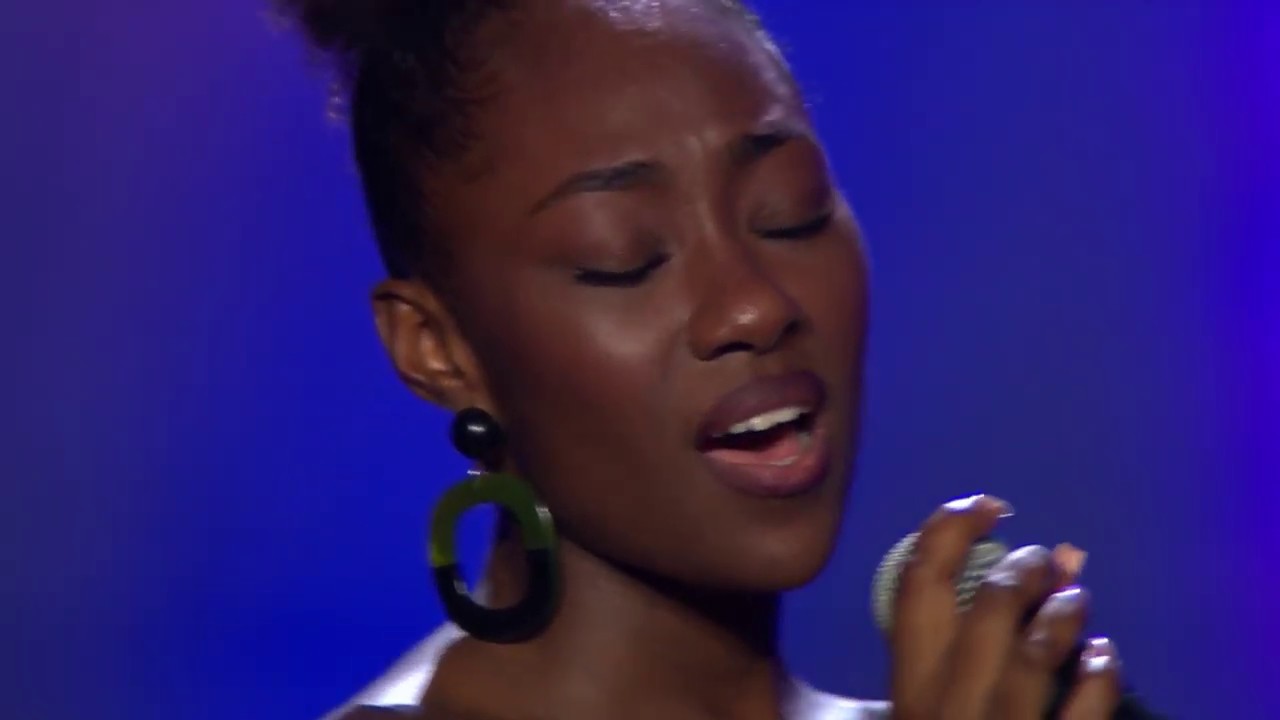 Hyllas trots textkaoset - Aida Seckas solosång i Idol 2019