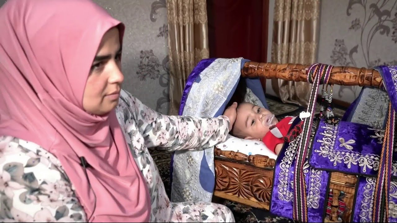 سنت قدیمی گذاشتن کودک در یک گهواره در تاجیکستان هنوز زنده است