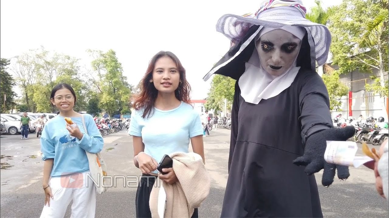 OMG ada Valak..!! The Nun Prank funny video