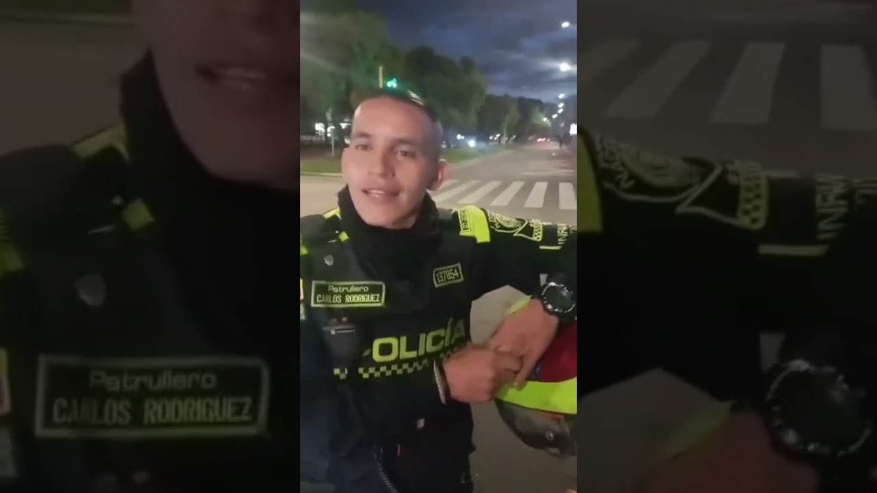 🔴 #EnBogotá  Policía detiene a motociclista y llama a tránsito por presunta infracción