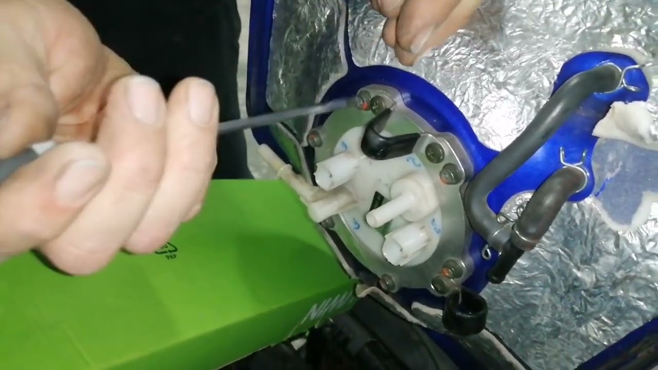 Yamaha r1 smontaggio serbatoio moto pulizia pompa sostituzione filtro benzina problema partenza