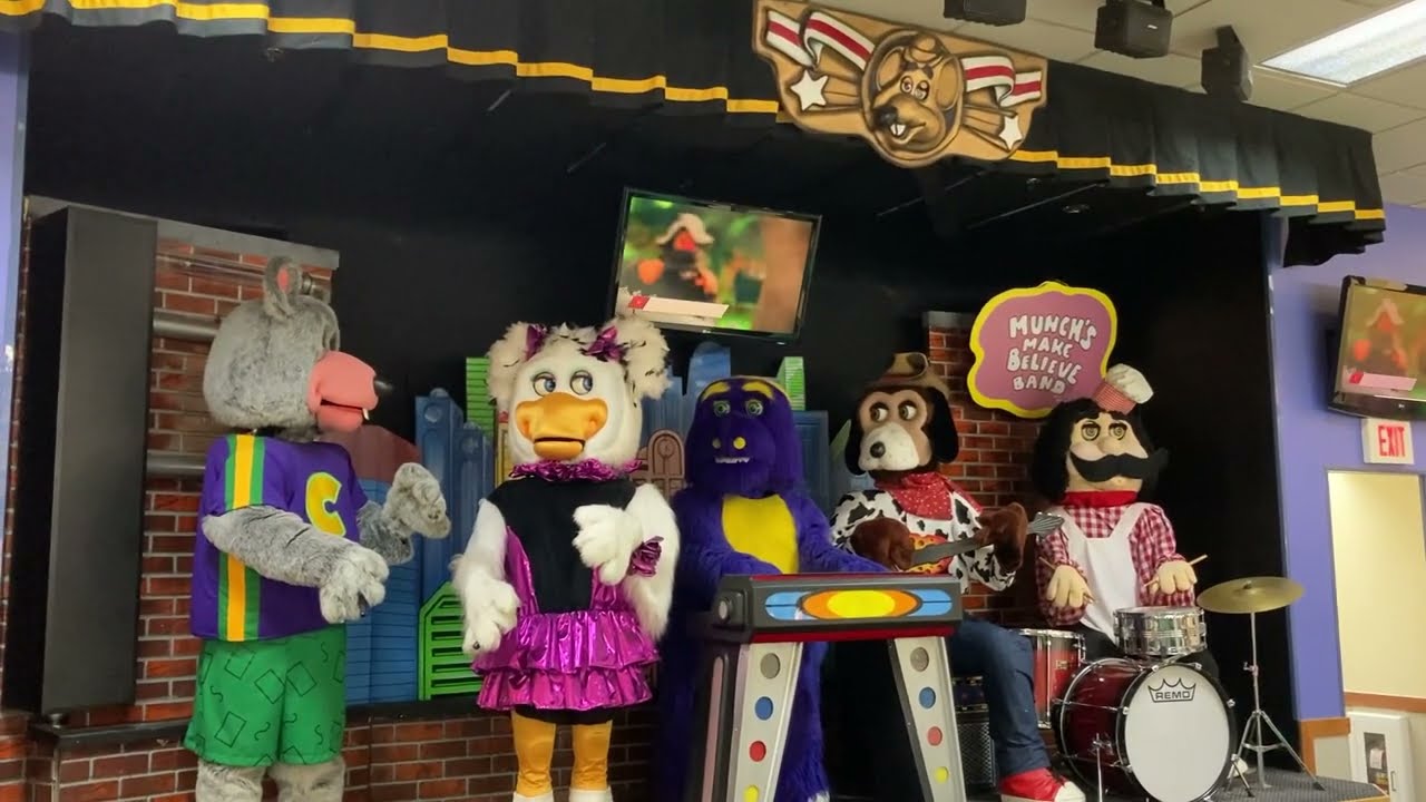 Chuck E. Cheese Dartmouth, MA: Let's Be Friends (Show 3 2023)