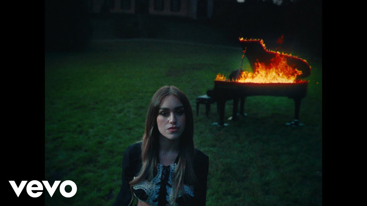 Shari - Fuoco (Official Visual Video)