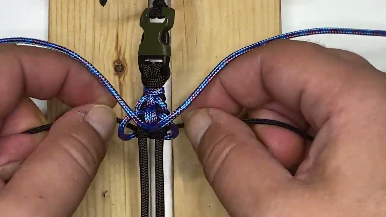 TARANTULA BAR KNOTE PARACORD BRACELET