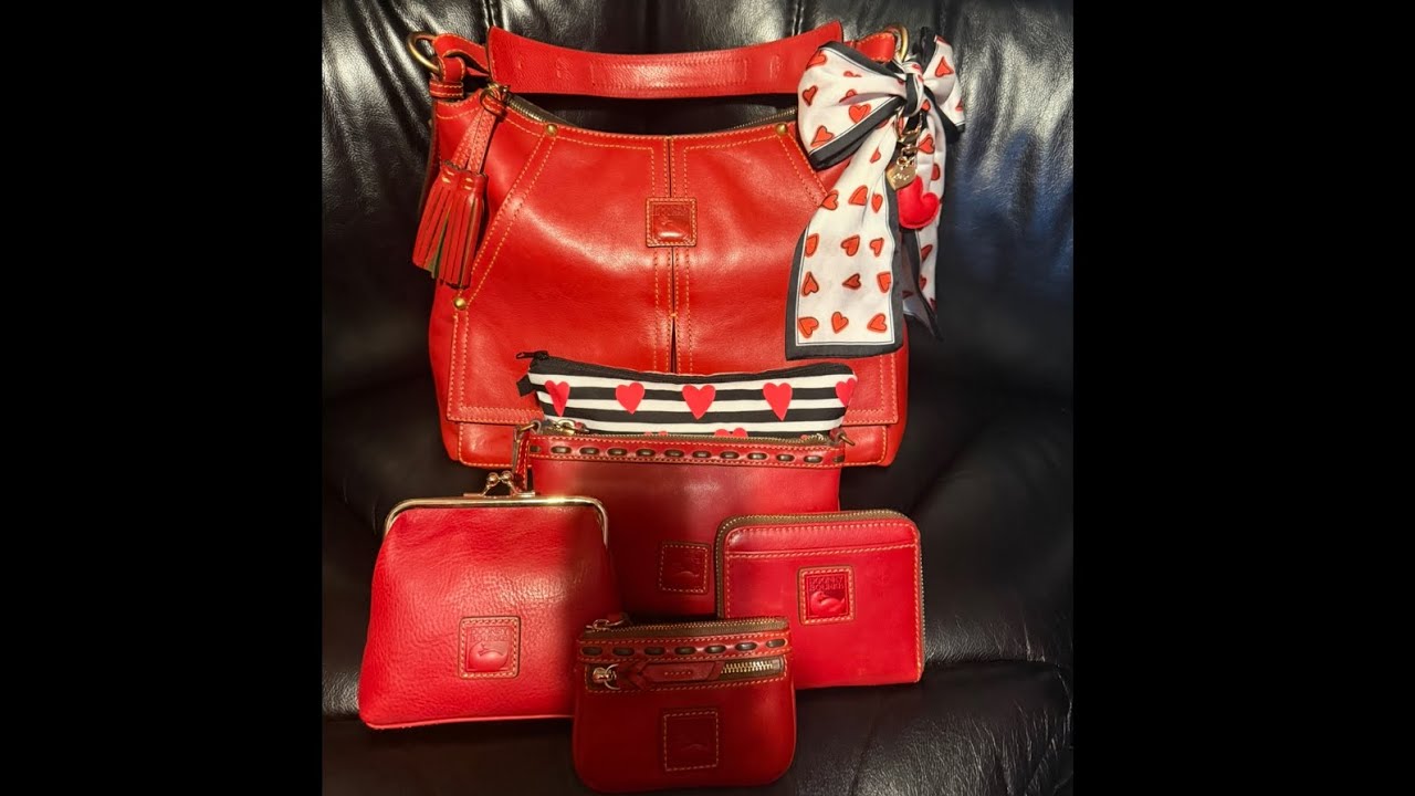 WIMB•Dooney&Bourke Kingston Hobo в красном цвете #florentinefebruary @olamaye, @dooneygirl75 #flo...