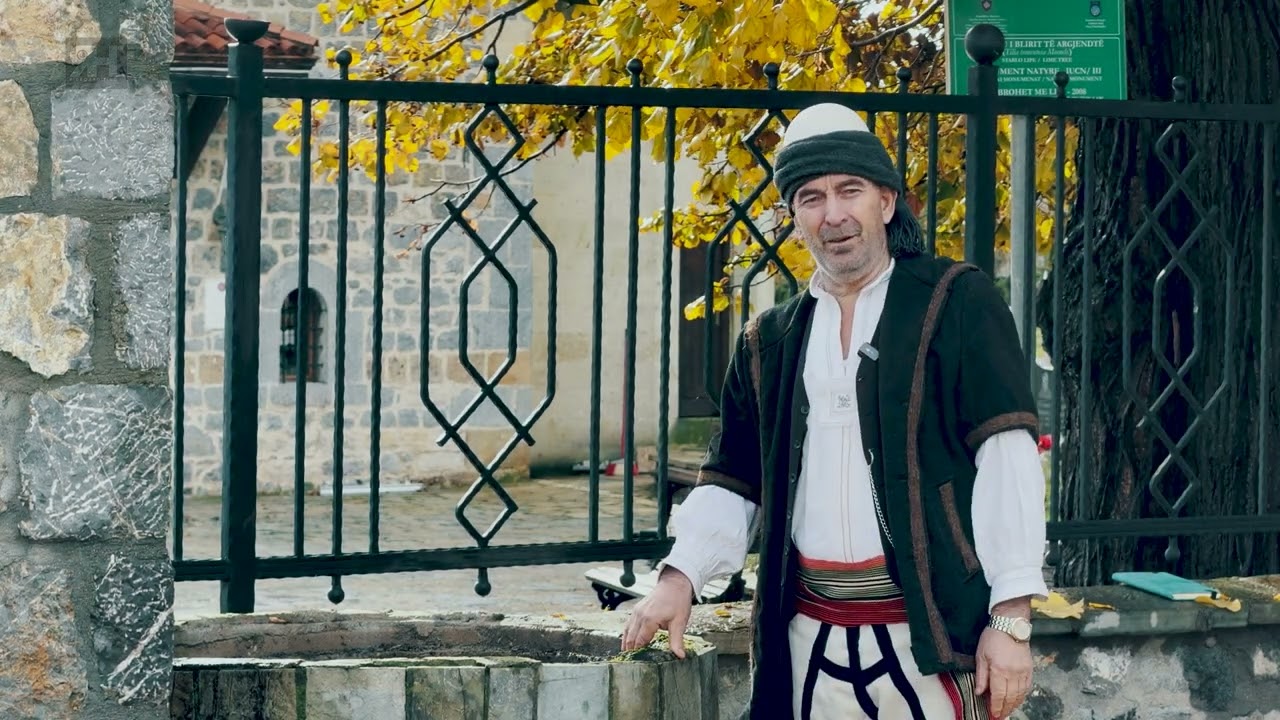 Anekdota Shqiptare - Jepi kalit uj e mos fishkllo n'bunar te huj