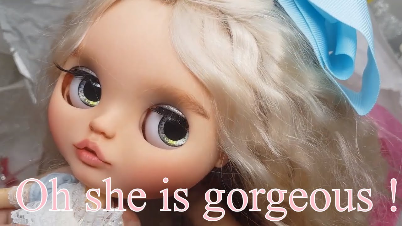 Unboxing blythe dolls