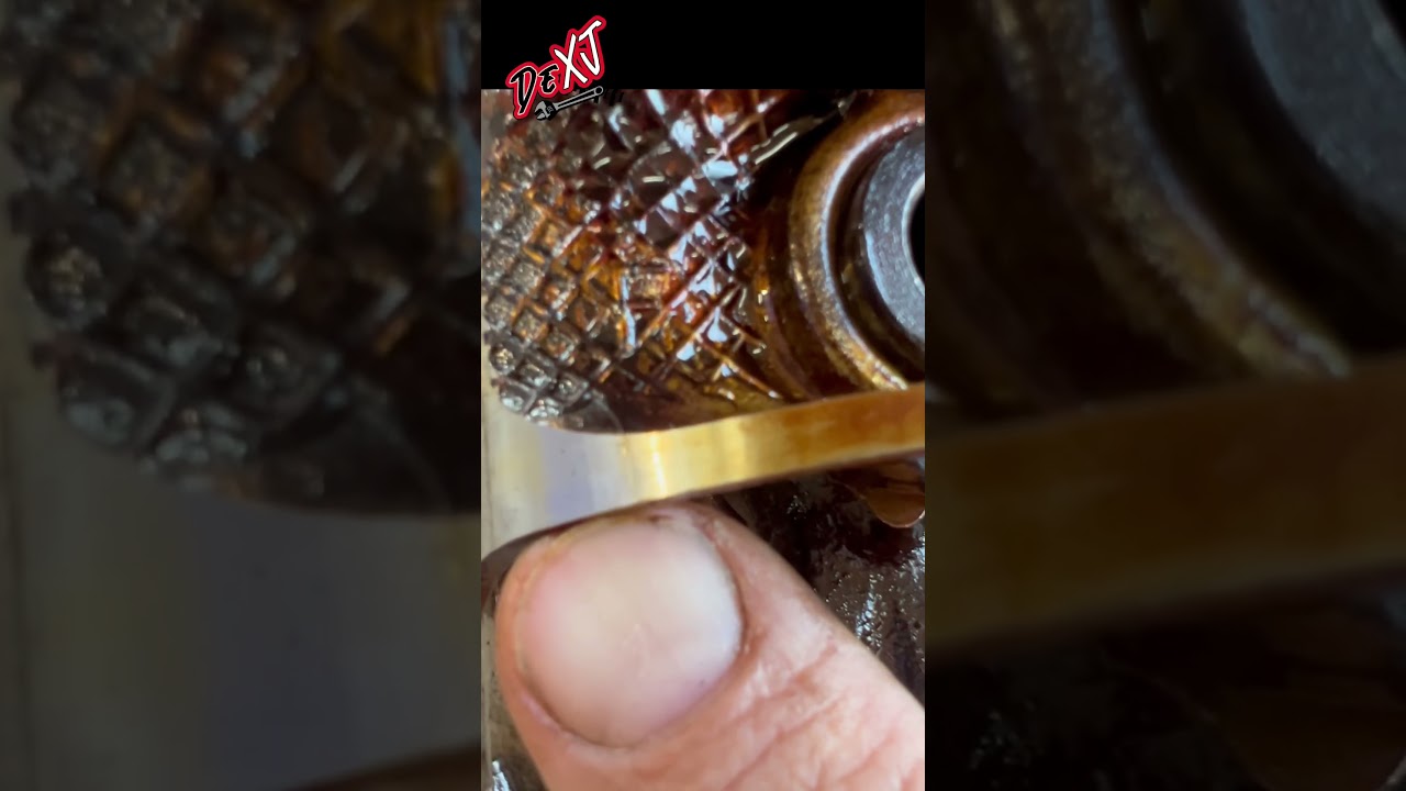 Jeep 4.0 a bit noisy?? Here&rsquo;s why!! #jeep #engine #mechanic #piston #commonissue #carengine