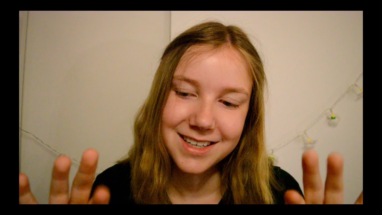ASMR: finger fluttering + hand lotion sounds🙌🏻~whispering