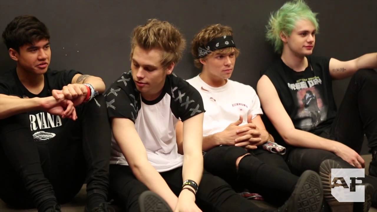 5 Seconds Of Summer: Behind the scenes of an AP cover shoot