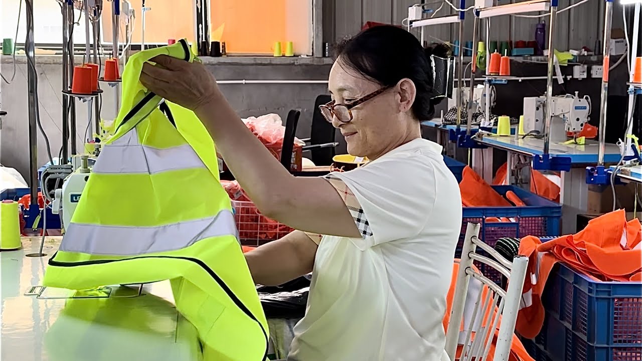 大批量生產安全反光衣的過程，一家專業的防護用品廠家