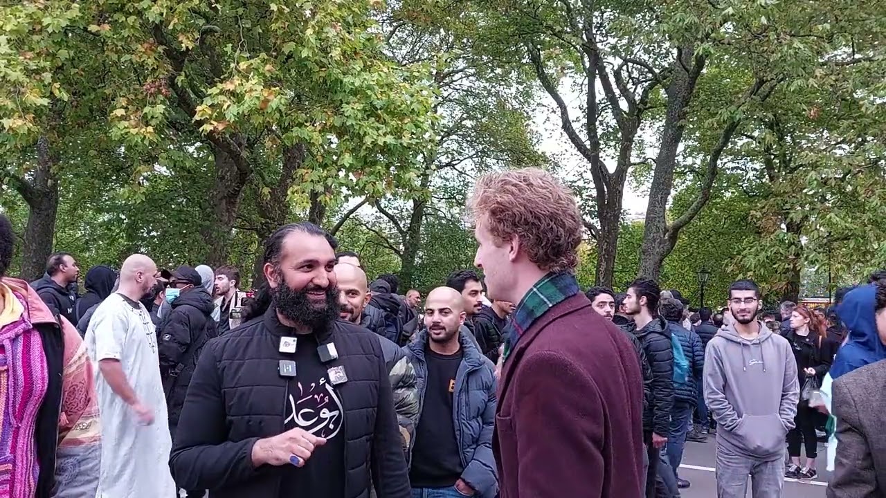 Confused Darwinist Tries To Explain Darwinism! Suboor and Atheist Speakers Corner