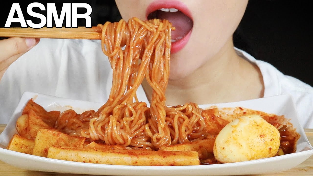 ASMR SPICY RICE CAKES WITH JJOLMYEON CHEWY NOODLES JJOLBOKKI EATING SOUNDS MUKBANG