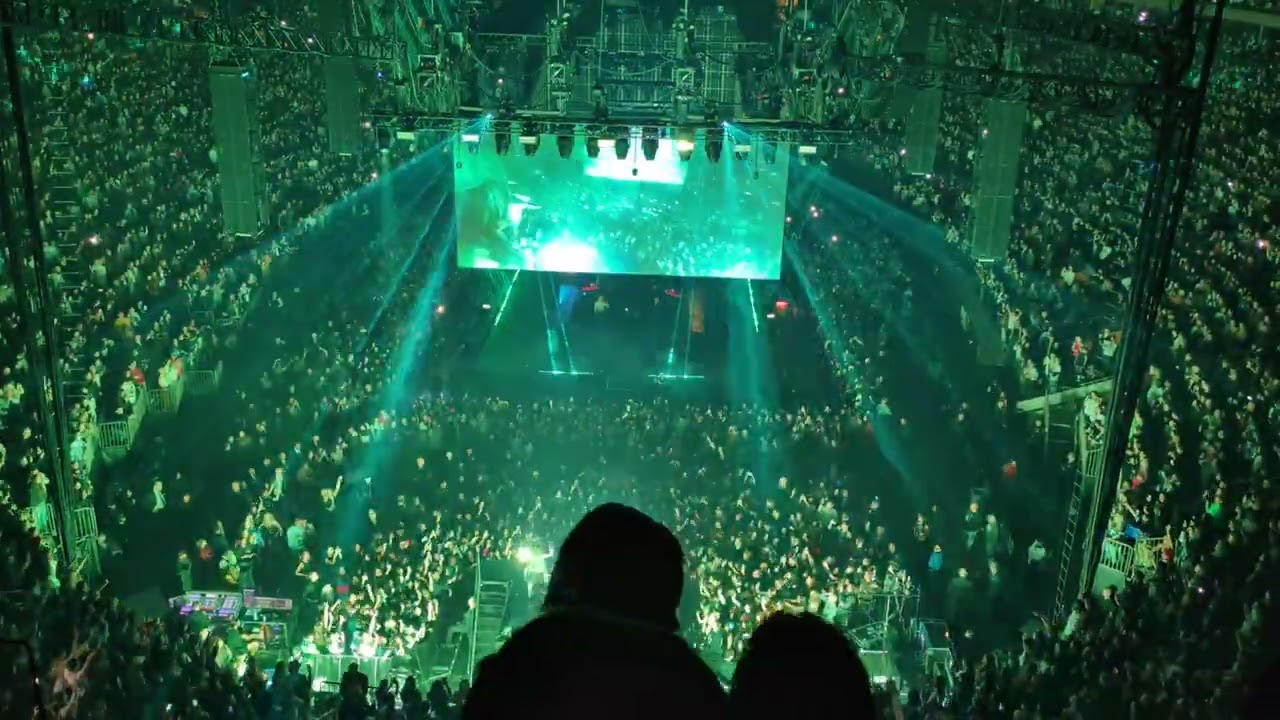 Billie Eilish - Everything I wanted - Live at Madison Square Garden (from sec 417) - 16-Oct-2024