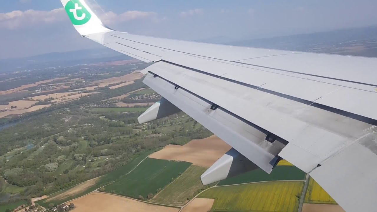 Approach and landing in Lyon, France onboard Transavia B737-800 / approche et atterrissage à Lyon