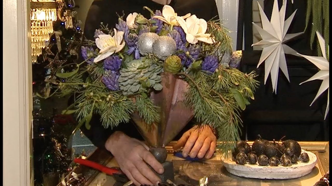Jonas Jensen laver sin nytårsdekoration