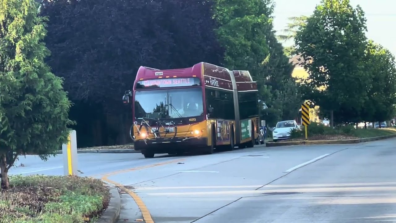 Metro 6072 and Penske Truck Northbounds