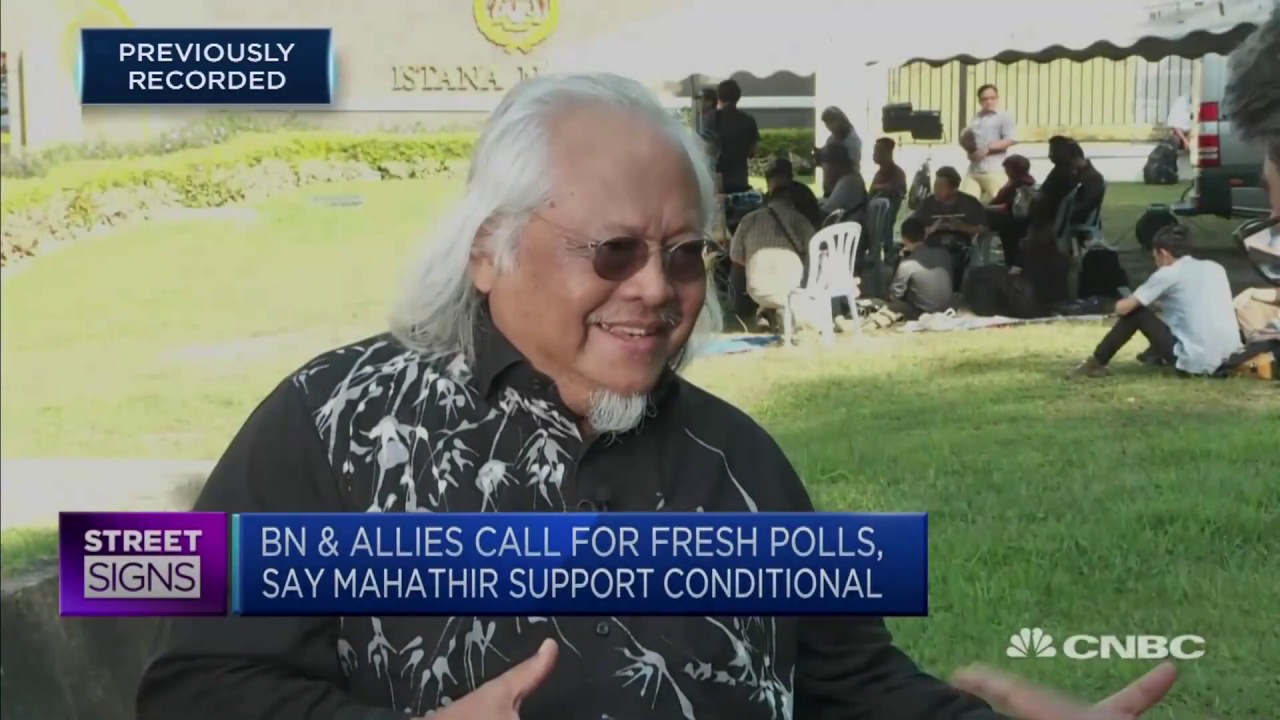 Malaysia's interim PM Mahathir may either snap polls or form an unity government | Street Signs Asia