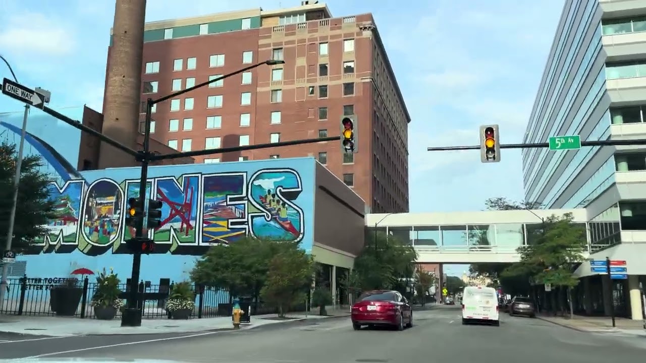 Des Moines, Iowa - City Tour & Drive Thru  l